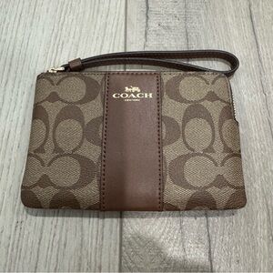 NWT Coach Wristlet